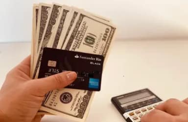Fin del Impuesto PAIS: ¿Cómo Conviene Pagar los Consumos con Tarjeta en el Exterior?