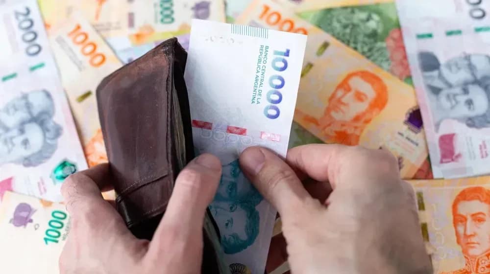 Créditos para AUH, SUAF y jubilados de ANSES: cuánto te dan con cuotas de $320.000